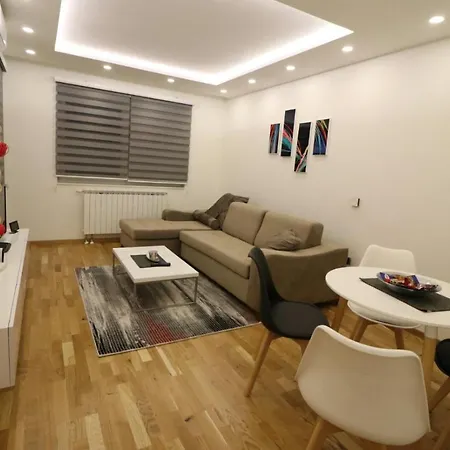 Tajriks Apartman *